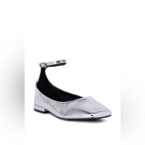 AZALEA WANG CASTIEL SILVER METALLIC BALLET FLAT NWT size 8